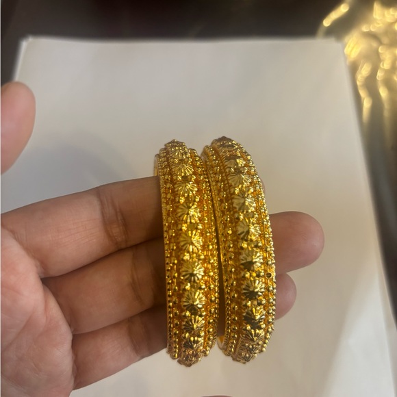 2pc gold plated bangles set - Picture 1 of 3